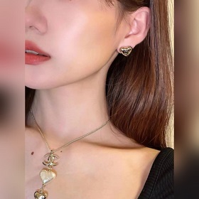 Новые ретро-серьги-гвоздики с эмалью в форме сердечка от Xiao Xia