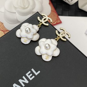 1880  Chanel, этот дизайн очень нравится. Серьги-гвоздики Chanel
