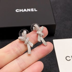 1880  Рекомендуемые 23 новых сережки Chanel с бриллиантами в фор