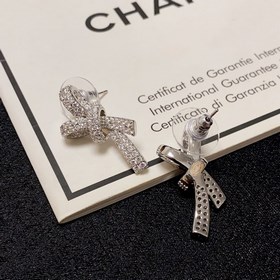 1880  Рекомендуемые 23 новых сережки Chanel с бриллиантами в фор