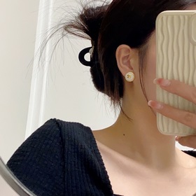 Chanel милые серьги в стиле винтаж с клетчатым узором. Эти серьги