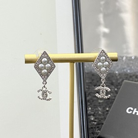 Код GE427 07   5 Серьги Xiangjia Новые модели в продаже. Не п