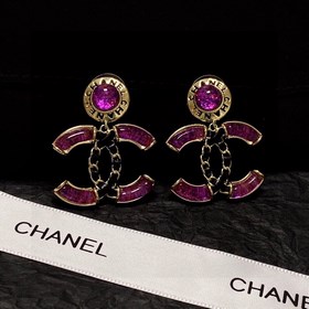 Новые модели Chanel в продаже. Новые серьги Chanel. Серьги от изв