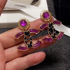 Новые модели Chanel в продаже. Новые серьги Chanel. Серьги от изв