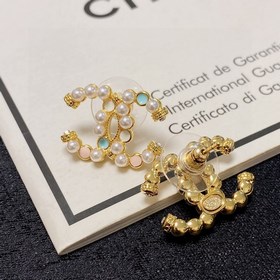 Chanel CHANEL сережки с двойной буквой C и цветными каплями жемчу