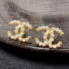 Chanel CHANEL сережки с двойной буквой C и цветными каплями жемчу