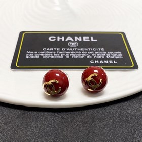 Новая модель сережек Chanel с красными жемчужинами, популярная мо