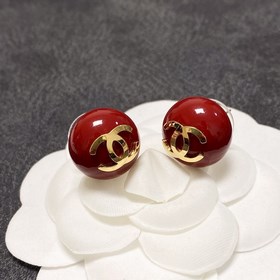 Новая модель сережек Chanel с красными жемчужинами, популярная мо