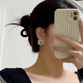 Серьги-клипсы CHANEl в стиле «маленький аромат» не требуют прокол