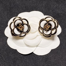 Серьги-клипсы CHANEl в стиле «маленький аромат» не требуют прокол