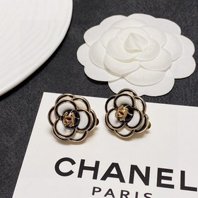 Серьги-клипсы CHANEl в стиле «маленький аромат» не требуют прокол