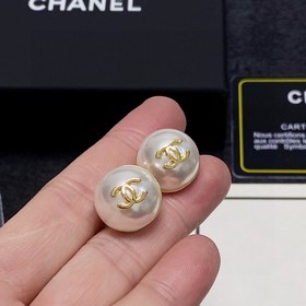 Серьги-клипсы CHANEl в стиле «маленький аромат» не требуют прокол