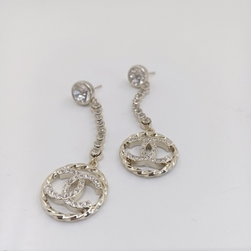 【Новейшие серьги Chanel с ажурными круглыми цепочками】Изготовлены