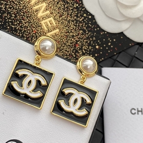 Популярный товар Chanel квадратные серьги-гвоздики с черными белы