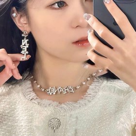 Классические серьги-гвоздики с двойной буквой C от Chanel, обязат