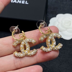 Новые модели 2023 года [Chanel] С жемчужными стразами серьгами-гв