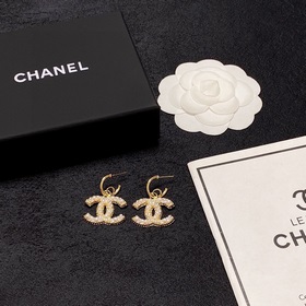 Новые модели 2023 года [Chanel] С жемчужными стразами серьгами-гв