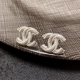 Новые модели 2023 года [Chanel] Серебряные серьги с маленькими же