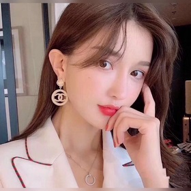Новые летние серьги Chanel с жемчужинами двойной буквой C, оригин