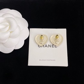 【Ароматные серьги-гвоздики в черно-золотом цвете】Сейчас в наличии