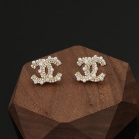 Новая модель сережек Chanel от Xiao Xiang. Оригинальный товар, ид