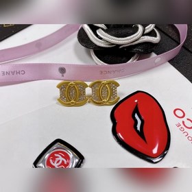 Chanel подержанные серьги с двойной буквой C. Модели Chanel не ну