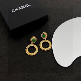 Chanel подержанные серьги. Модели Chanel не нуждаются в представл