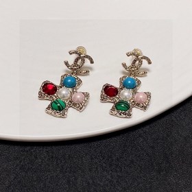 Chanel  Серьги Chanel с двойной буквой C. Эти серьги можно носит