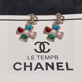 Chanel  Серьги Chanel с двойной буквой C. Эти серьги можно носит