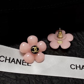 Летняя коллекция 2023 【Chanel】 Классические серьги-гвоздики с ро
