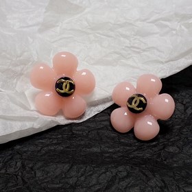 Летняя коллекция 2023 【Chanel】 Классические серьги-гвоздики с ро