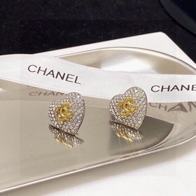 CHANEL Блестящие новые серьги-гвоздики в форме сердца, полностью 