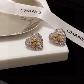 CHANEL Блестящие новые серьги-гвоздики в форме сердца, полностью 