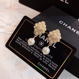 Chanel Жемчужные серьги-гвоздики, популярная модель, лучшая верси