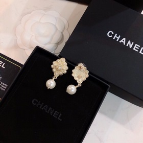 Chanel Жемчужные серьги-гвоздики, популярная модель, лучшая верси
