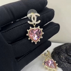1880140  [Розовые серьги Chanel с двойной буквой C] Очень качест