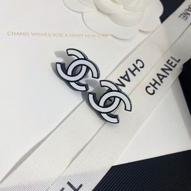 188030 Chanel Сережки с двойной буквой C в черно-белом цвете. Оч