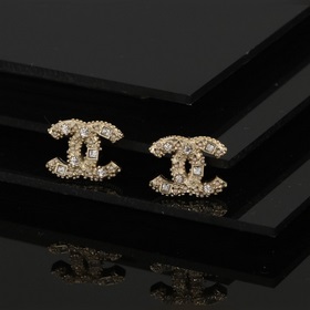 Уровень покупки： Chanel, новая модель, серьги с двойным C, класси