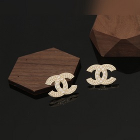Новая модель сережек Chanel от Xiao Xiang. Оригинальный товар, ид