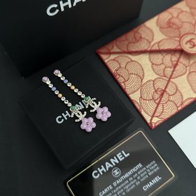 Chanel подержанные серьги с двойным C. Модели Chanel не нуждаются