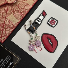 Chanel подержанные серьги с двойным C. Модели Chanel не нуждаются