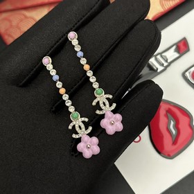 Chanel подержанные серьги с двойным C. Модели Chanel не нуждаются
