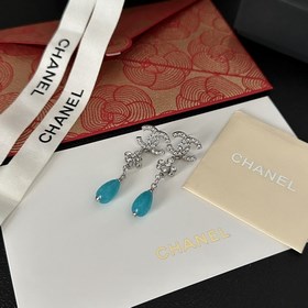 Chanel подержанные серьги с двойной буквой C. Модели Chanel не ну
