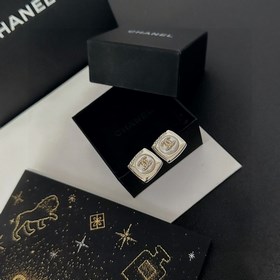 Chanel Б/у Буквы Серьги в стиле Chanel не нуждаются в представлен