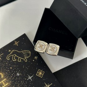 Chanel Б/у Буквы Серьги в стиле Chanel не нуждаются в представлен