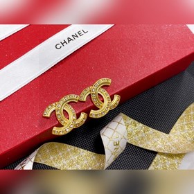 Chanel маленькие серьги-гвоздики, лаконичные и универсальные, с н