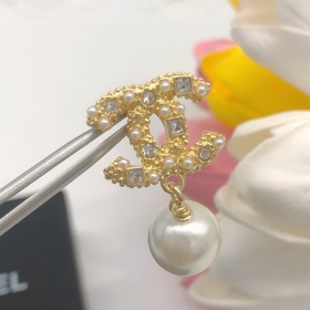 Номер XED0029 Золотой цвет отсутствует. Chanel серьги с узором «к
