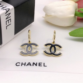 Номер XED0324 CHANEL Оригинальные новые серьги-гвоздики с двойным