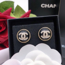 Номер XED0331 Новейшая модель сережек Chanel с черными бриллианта
