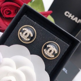 Номер XED0331 Новейшая модель сережек Chanel с черными бриллианта